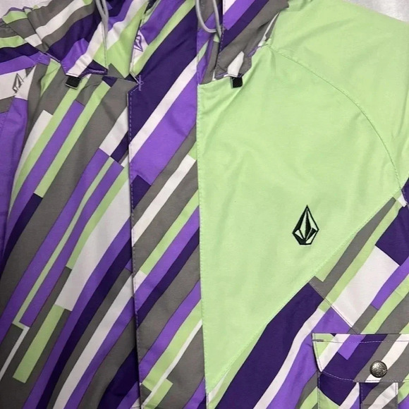 Volcom ski jacket,women Lg, snowboard ,winter,purple,multicolor, great pre own - Picture 4 of 16